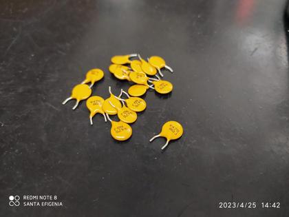 Imagem de 40x Capacitor Ceramico 47pf/100v = 470 Aqj Thomson