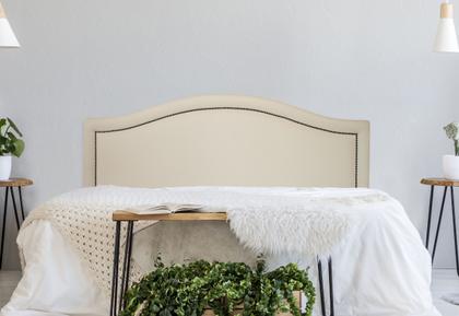 Imagem de Cabeceira King Curva Luxo 193x60 Sintético Off White - Tachas Fumê