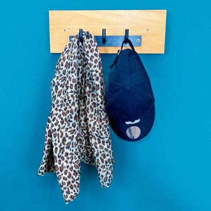 Imagem de Cabideiro de Parede 3 Ganchos Industrial de Ferro e Madeira Carvalho e Preto