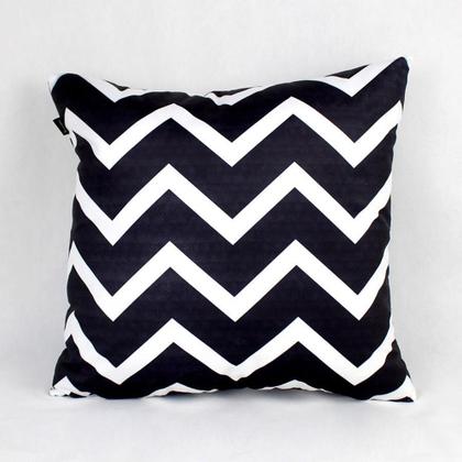 Imagem de Capa Almofada Decorativa Premium Esmeralda Preta Zig Zag Branco - Cortbrás