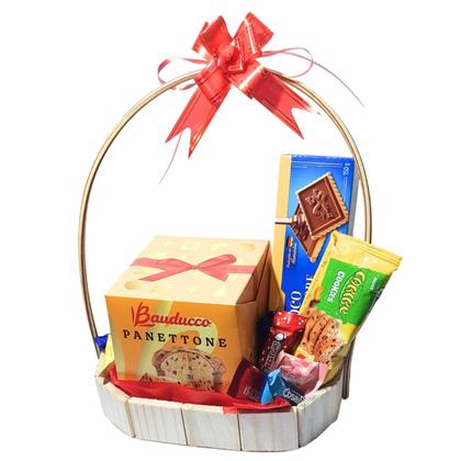 Imagem de Cesta de Natal com Panetone Bauducco, Bombons Nestlé e Petit Beurre