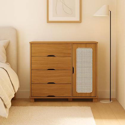 Imagem de Cômoda 4 Gavetas Com 1 Porta Sapateira Design Atemporal Moderno Linha Clara Para Quarto Com detalhe em Rattan