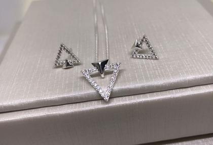 Imagem de Conjunto de prata colar com brinco, com formato triangular