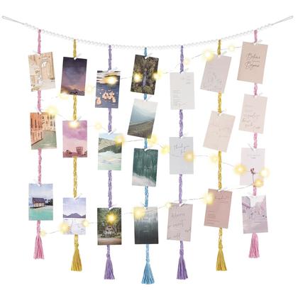 Imagem de Expositor fotográfico suspenso em macramê, decoração de parede, mono com luzes de corda