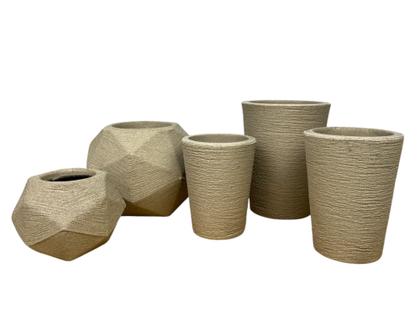 Imagem de kit 5 vasos geometricos, colunas e bacia cachepot polietileno para varandas e interiores 