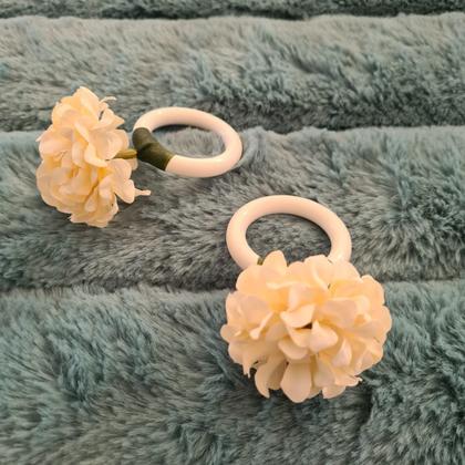 Imagem de Kit argola Porta Guardanapo natal flor crisantemo creme 4 un