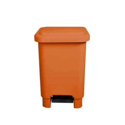 Imagem de Lixeira Plástica 25L Quadrada C/Pedal