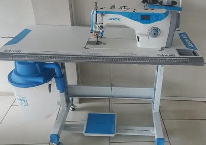 Imagem de Maquina de Costura Reta Eletronica Jack A5 com Sugador-220V