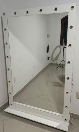 Imagem de Moldura Espelho Camarim Com Rodinhas E Fiação 1,00x1,80 Mdf