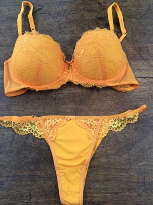 Imagem de soutien e fio shiraz mostarda p