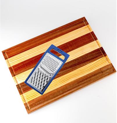 Imagem de Tábua de Carne Madeira Premium Pinus 45cm + Ralador de Inox
