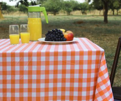 Imagem de Toalha de Mesa Oxford Xadrez Quadrada Fio Tinto 4 Lugares Cantina Italiana Piquenique 1,45m x 1,45m