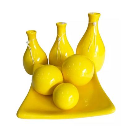 Imagem de Trio de Vasos Garrafas e Centro de Mesa com 3 Esferas em Cerâmica Decor - Amarelo